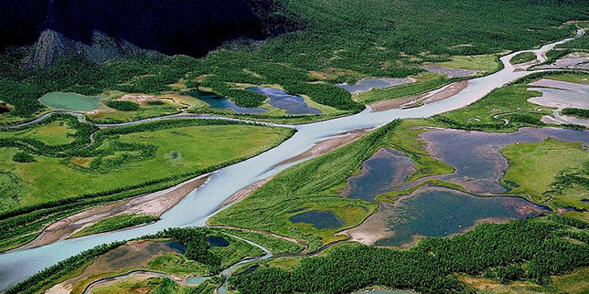 Dolina rzeki Rapaätno w szwedzkim Parku Narodowym Sarek